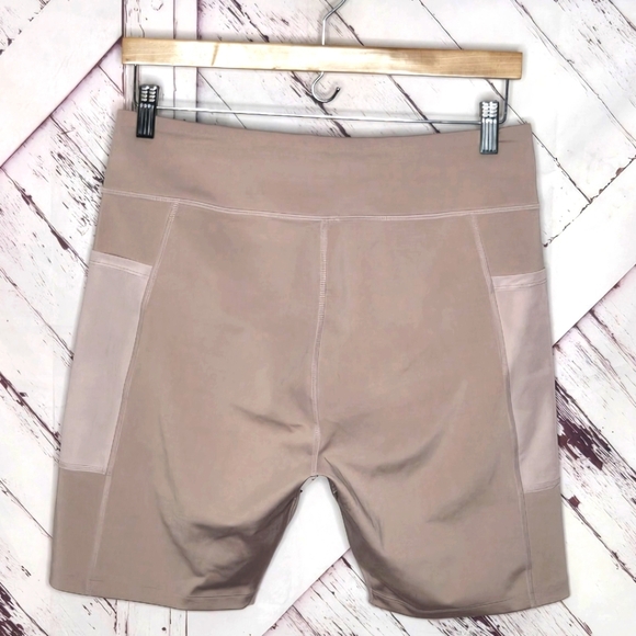 Earth Republic Bike Shorts - Picture 2 of 3